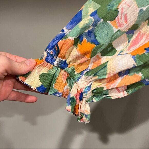 V-neck long sleeve dress with belt size small - Picture 5 of 15